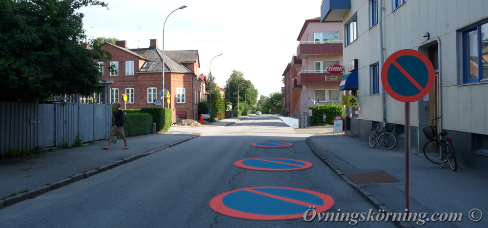 Parkeringsförbud. Parkeringsförbuds skylt